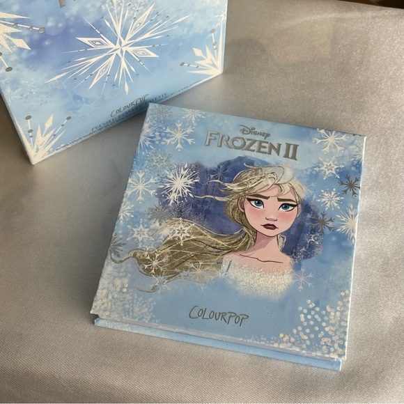 Frozen 2 Elsa Pressed Powder Eyeshadow Pallet by Colourpop Limited Edition - Picture 4 of 10